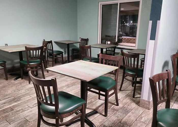 Days Inn By Wyndham Black River Falls - Access To Atv Trail