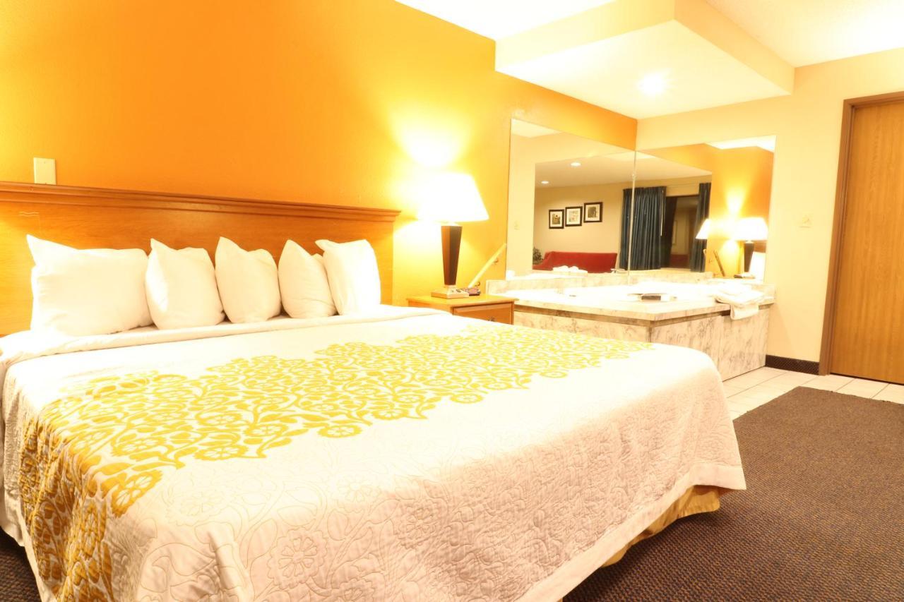 Days By Wyndham - Access To Atv Trail Hotel