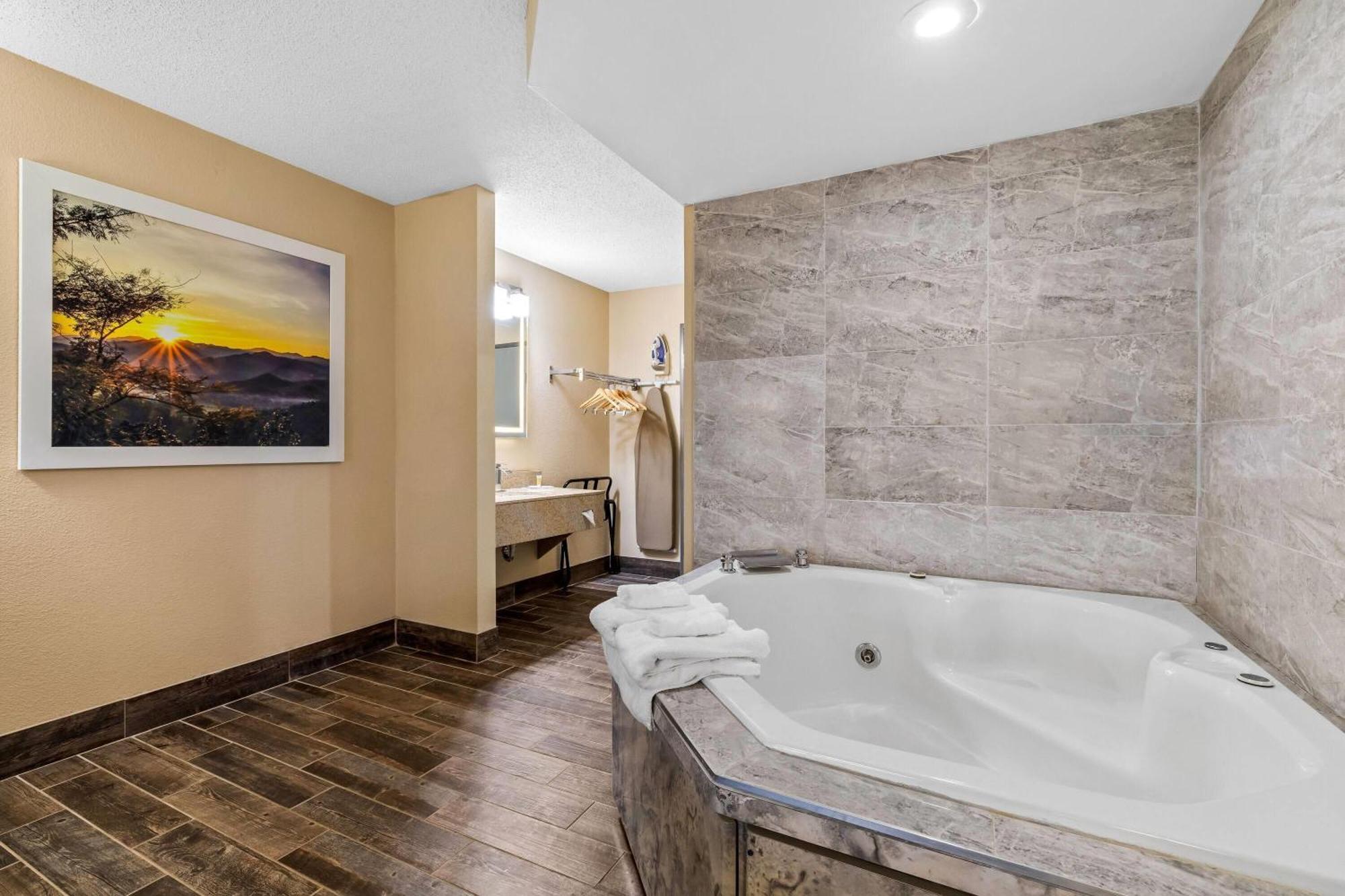 Days By Wyndham - Access To Atv Trail Hotel
