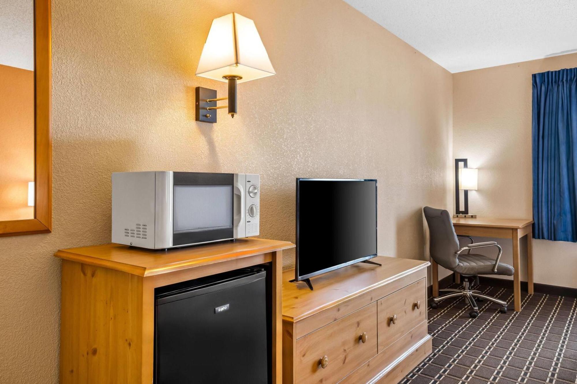 Days By Wyndham - Access To Atv Trail Hotel Black River Falls