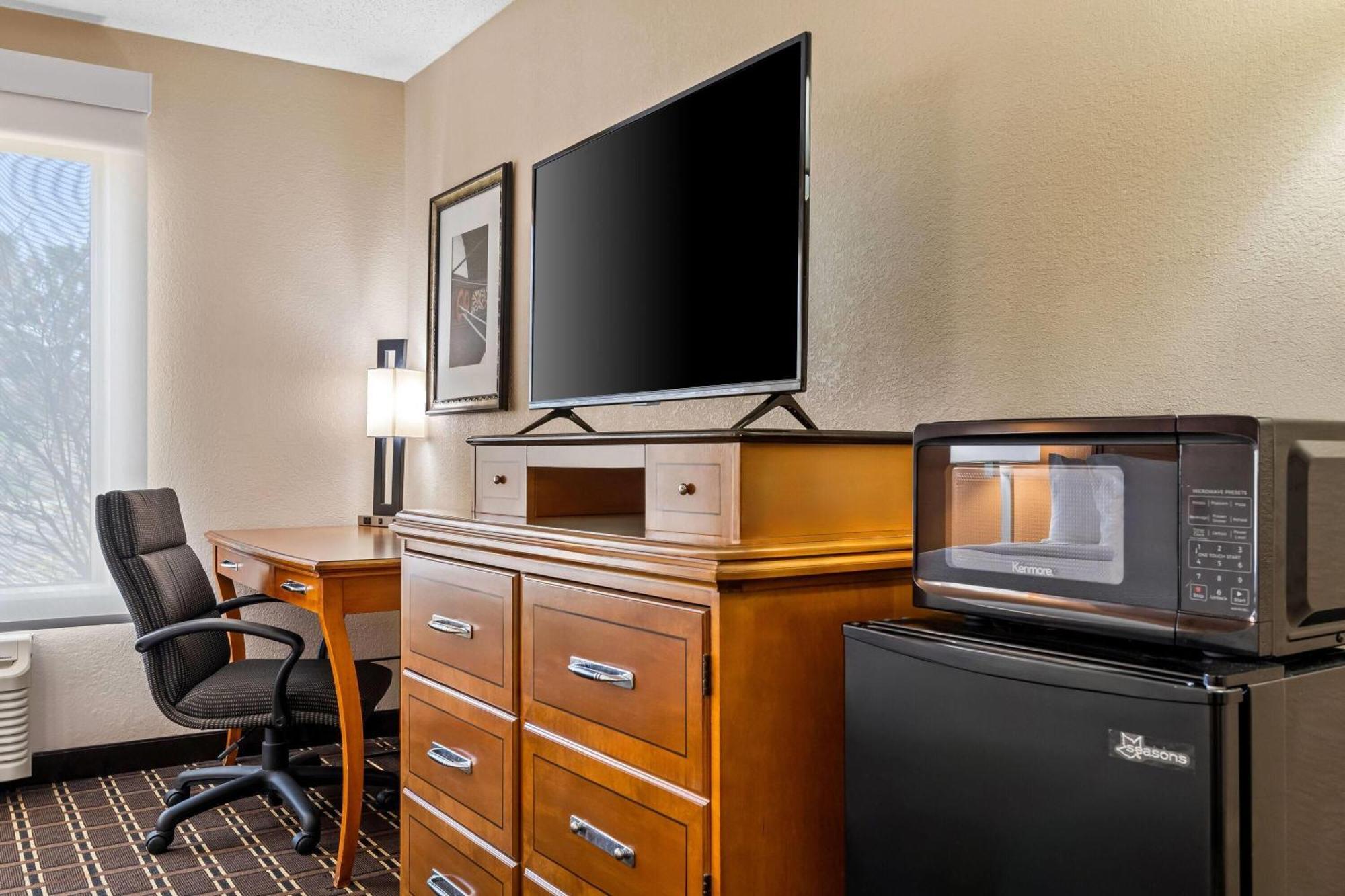 Days By Wyndham - Access To Atv Trail Hotel