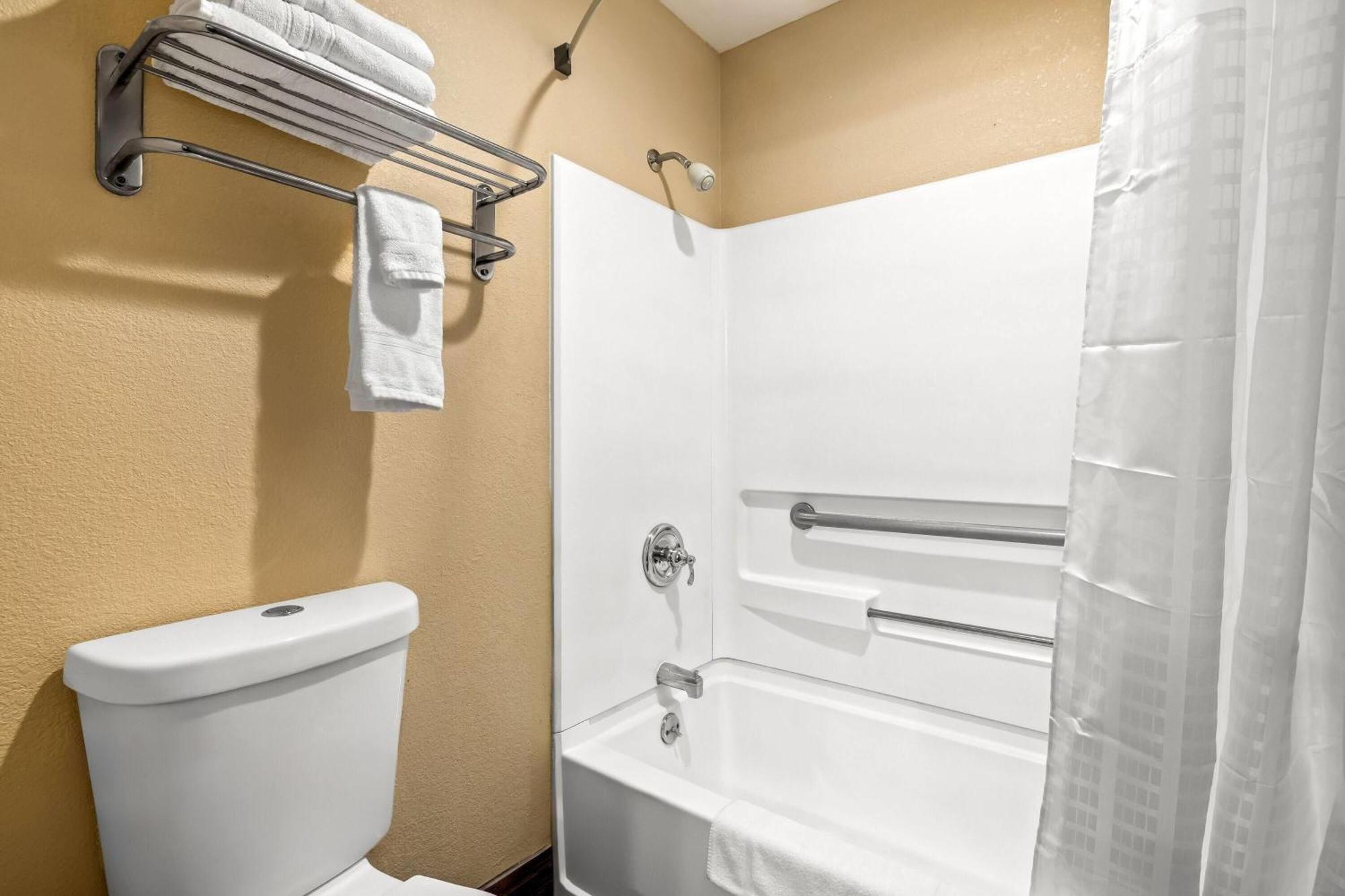 Days By Wyndham - Access To Atv Trail Hotel